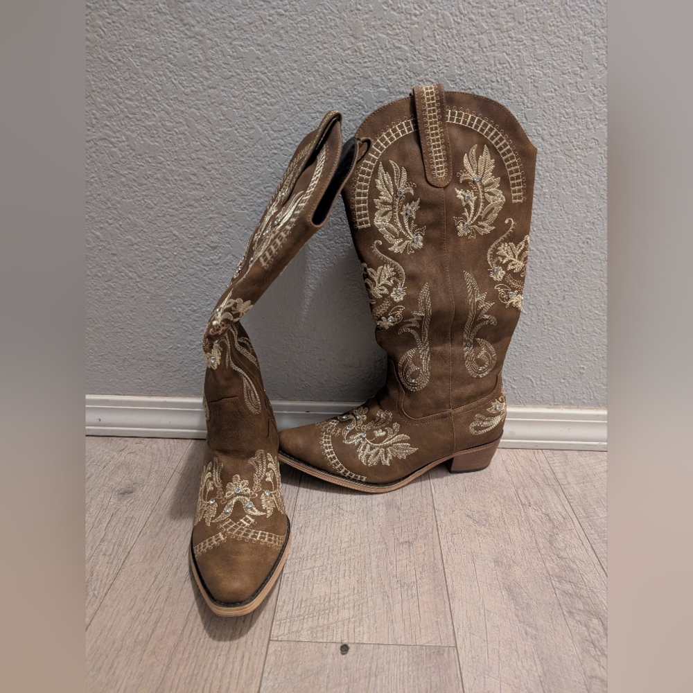Embroidered Brown Cowboy Boots